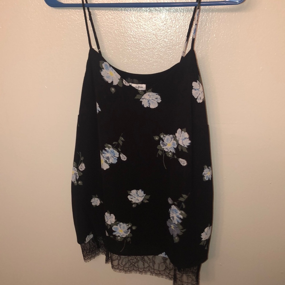 Flowy tank